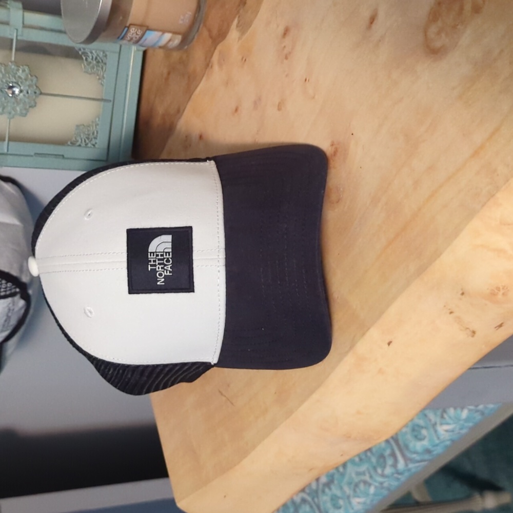NWOT North Face Trucker Hat